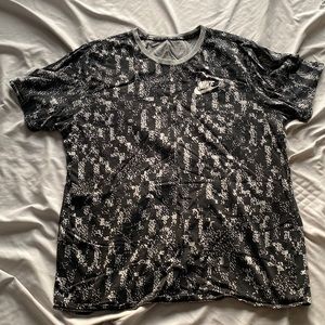 Nike tshirt
